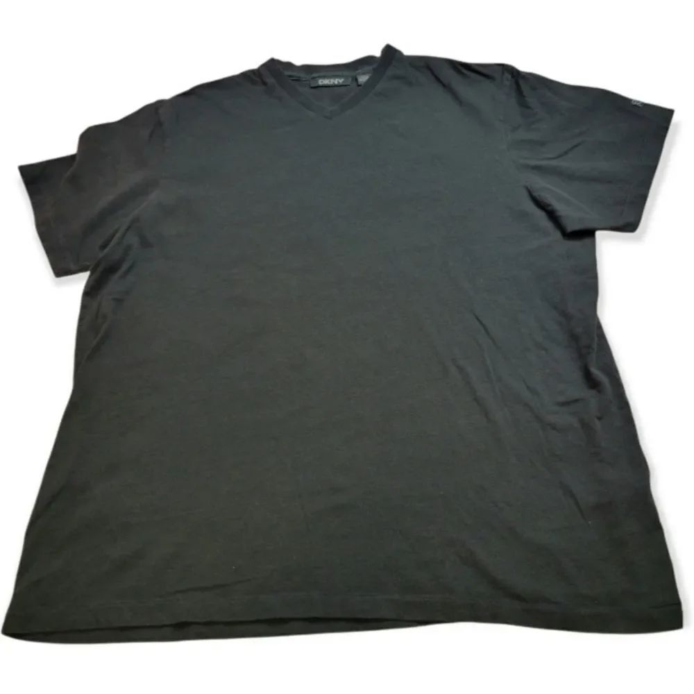DKNY vneck shirt L